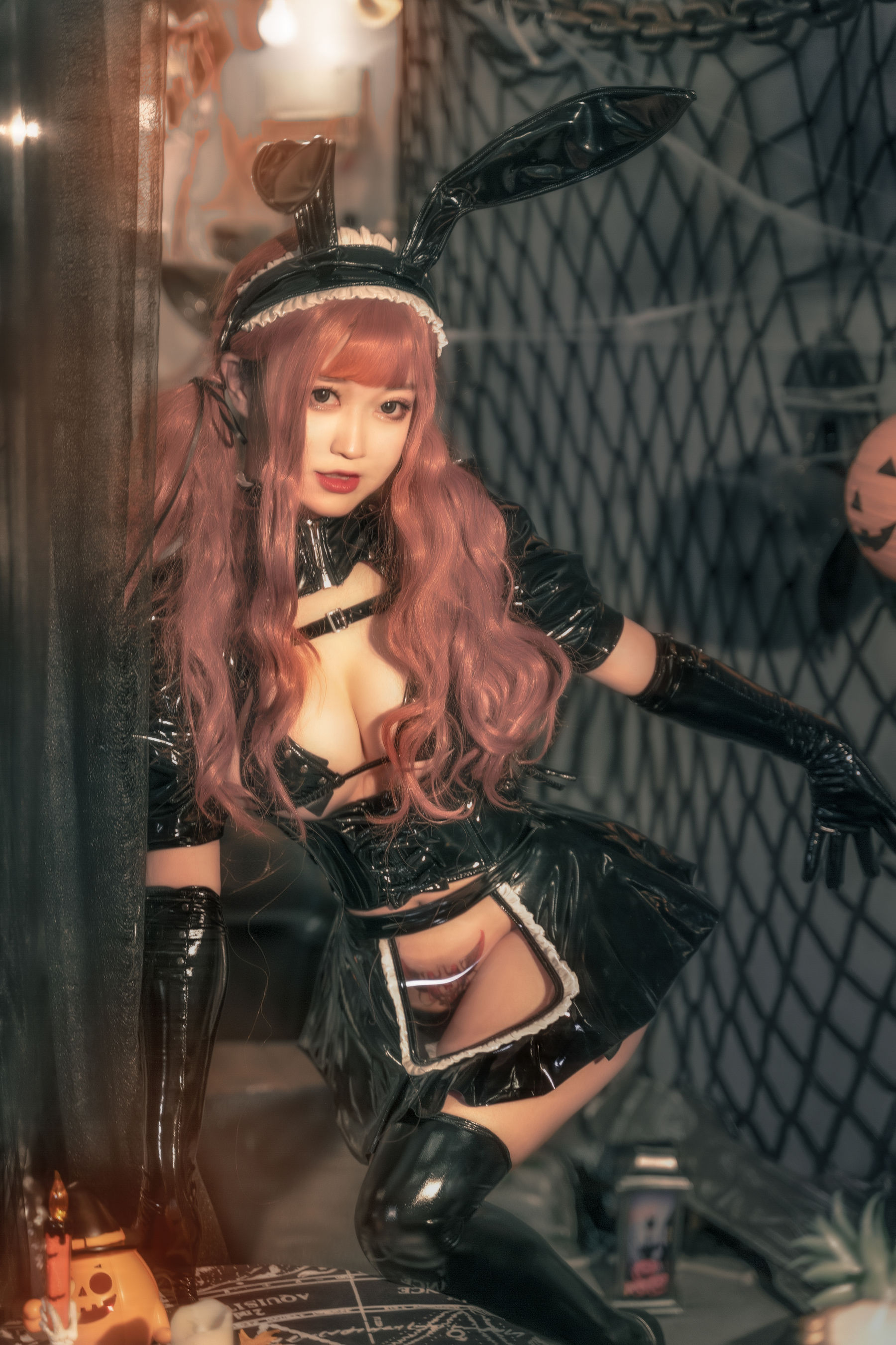 奇行家狗崽(棕桠阿狗崽) – 漆皮兔女仆 [33P] 插图1