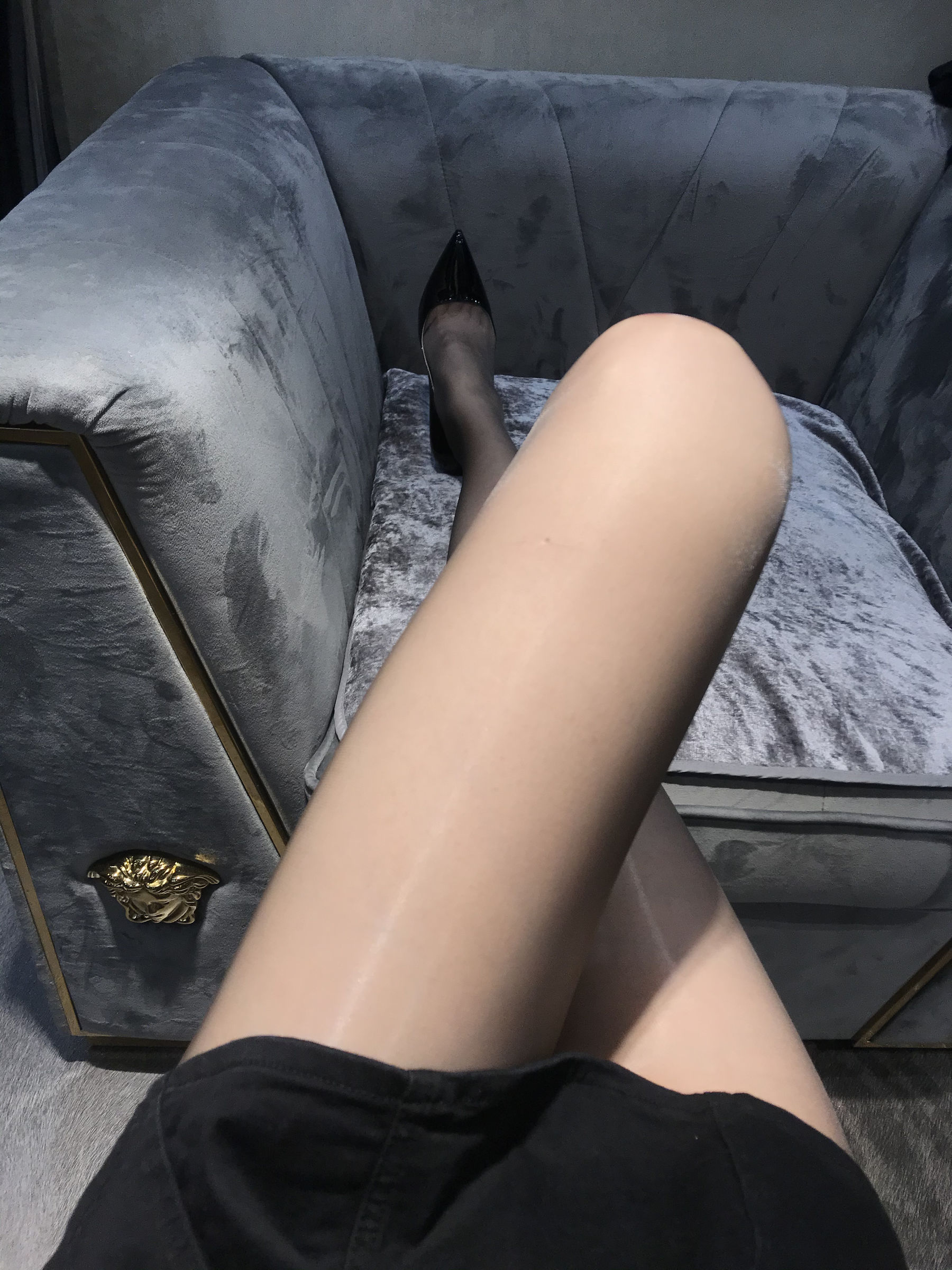 丝足博主麋鹿_Monroe 2020.06.02 灰亮丝 [7P] 插图1