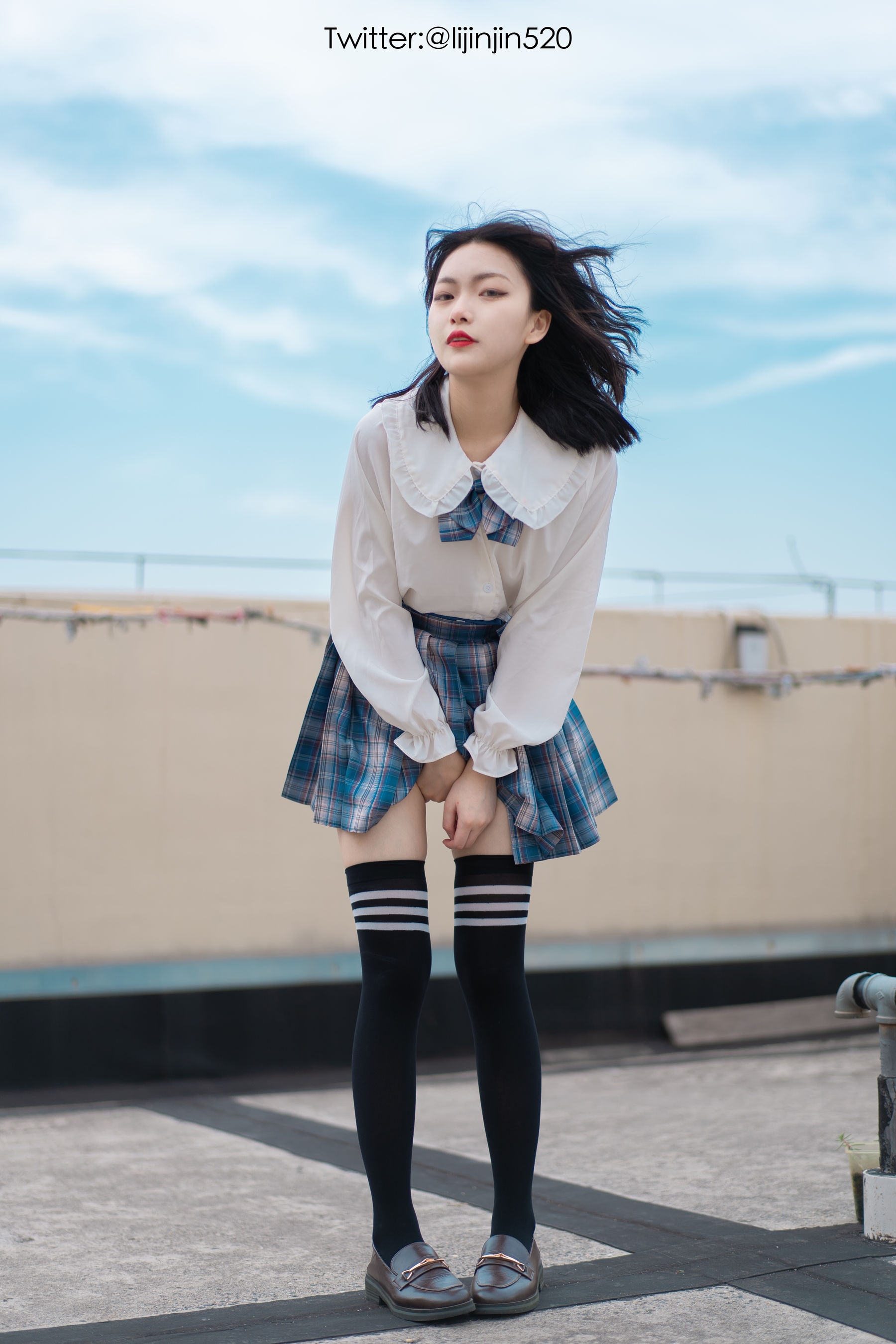 梨瑾瑾 – 户外JK [35P] 插图1