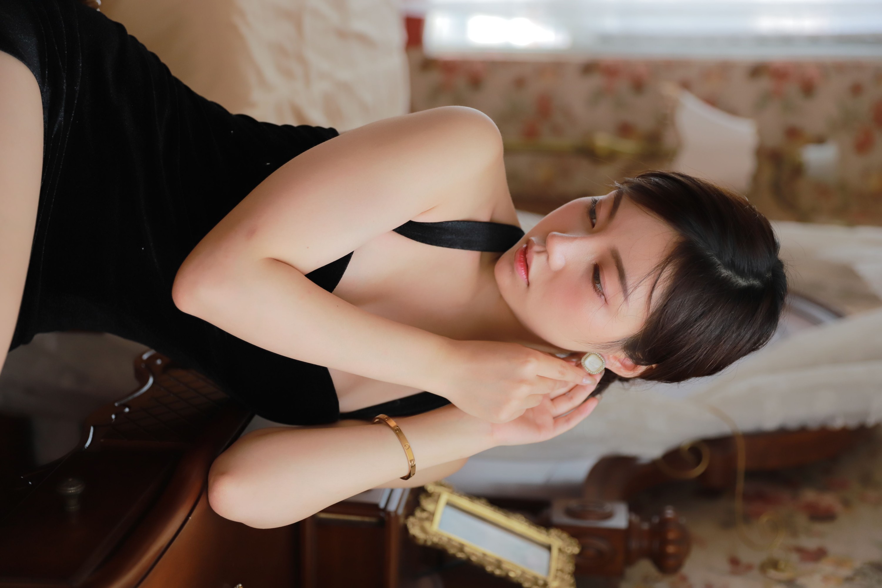 欣艾 – 《黑色晚礼服》[23P] 插图5