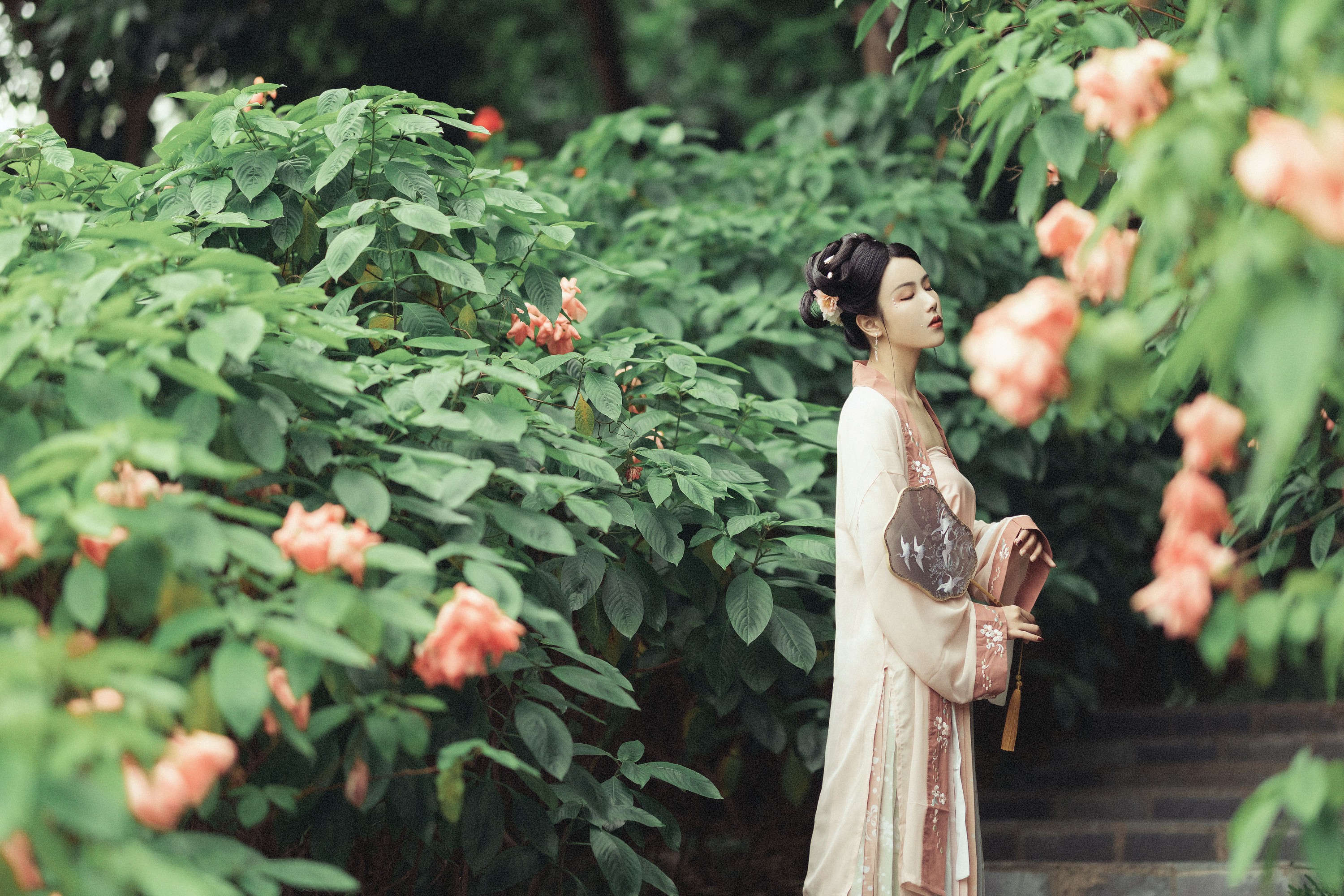 三重子-kiki – 《花期不待》[27P] 插图5
