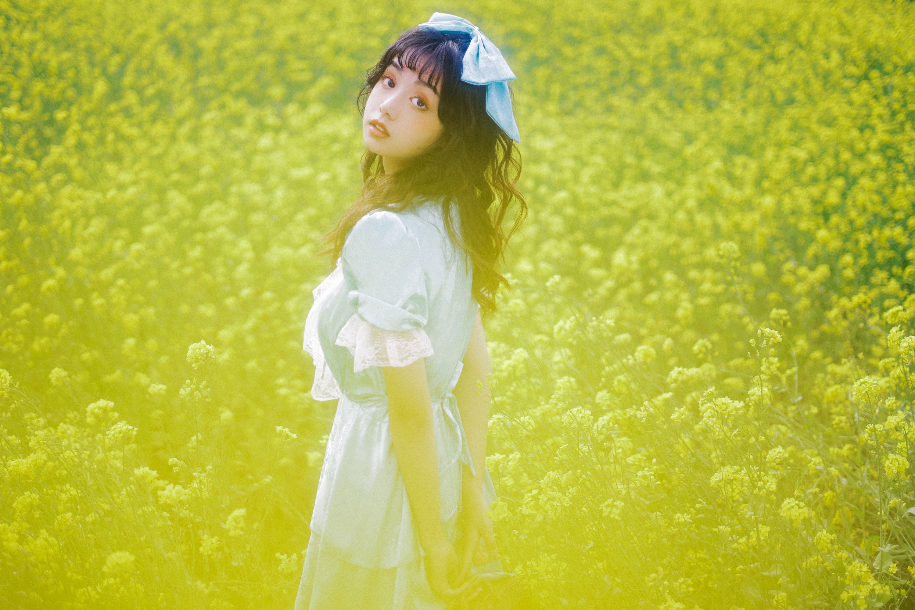 芊芊 – 《黄色花海》[24P] 插图5