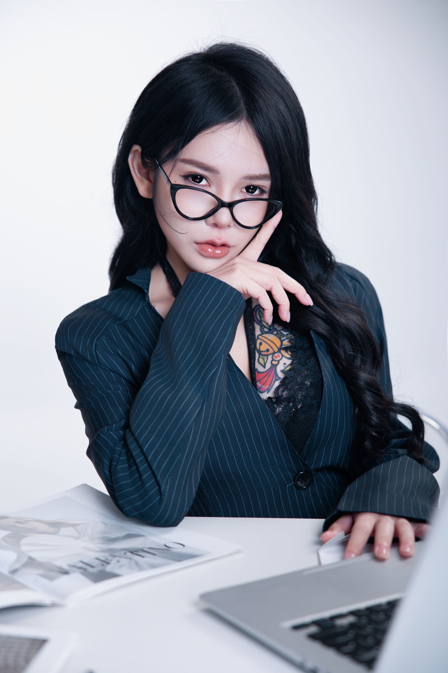AMY – 《办公室海妖女郎》[14P] 插图1