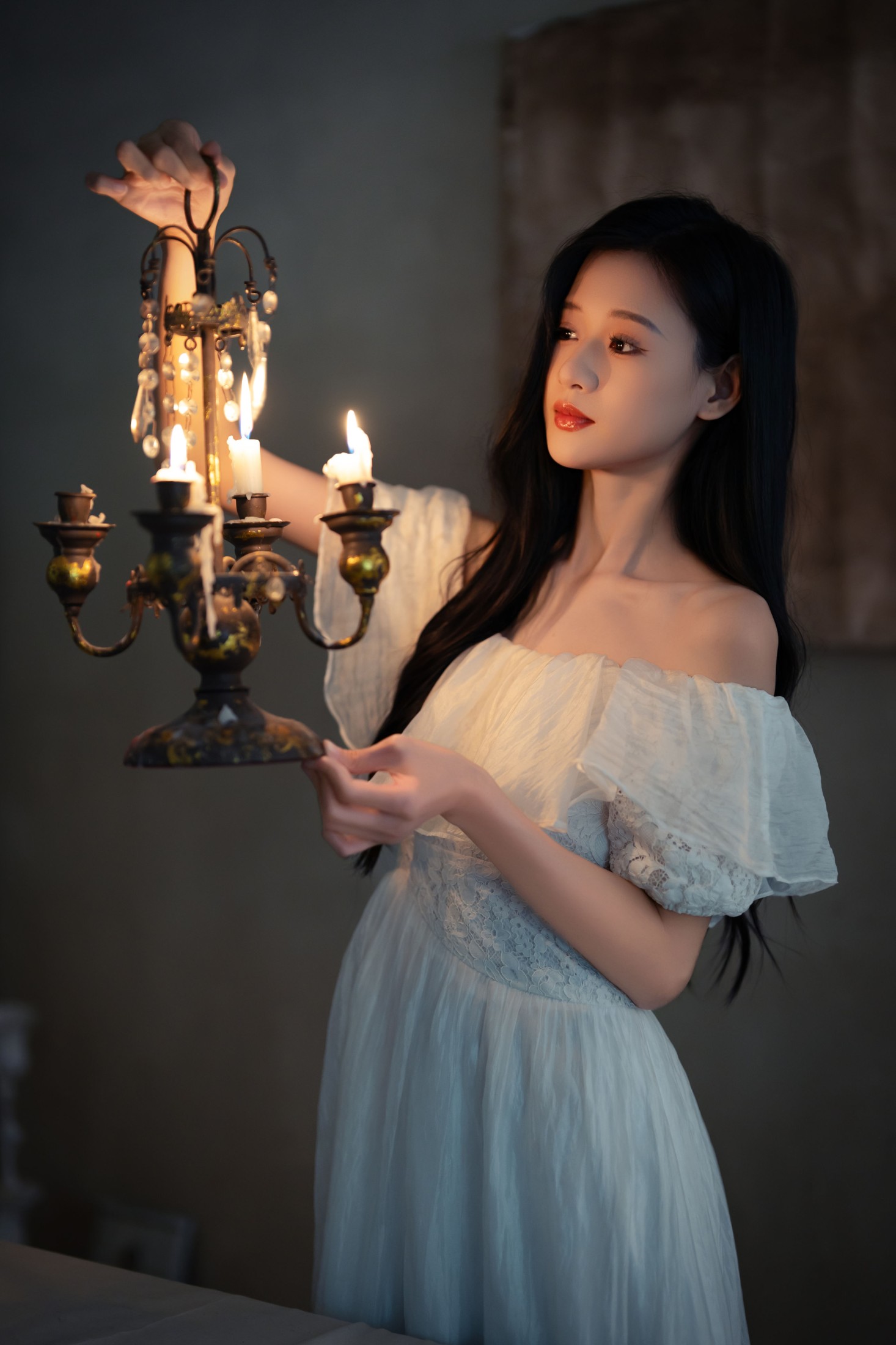 晓晓 – 《寻觅黑夜的光》[16P] 插图1