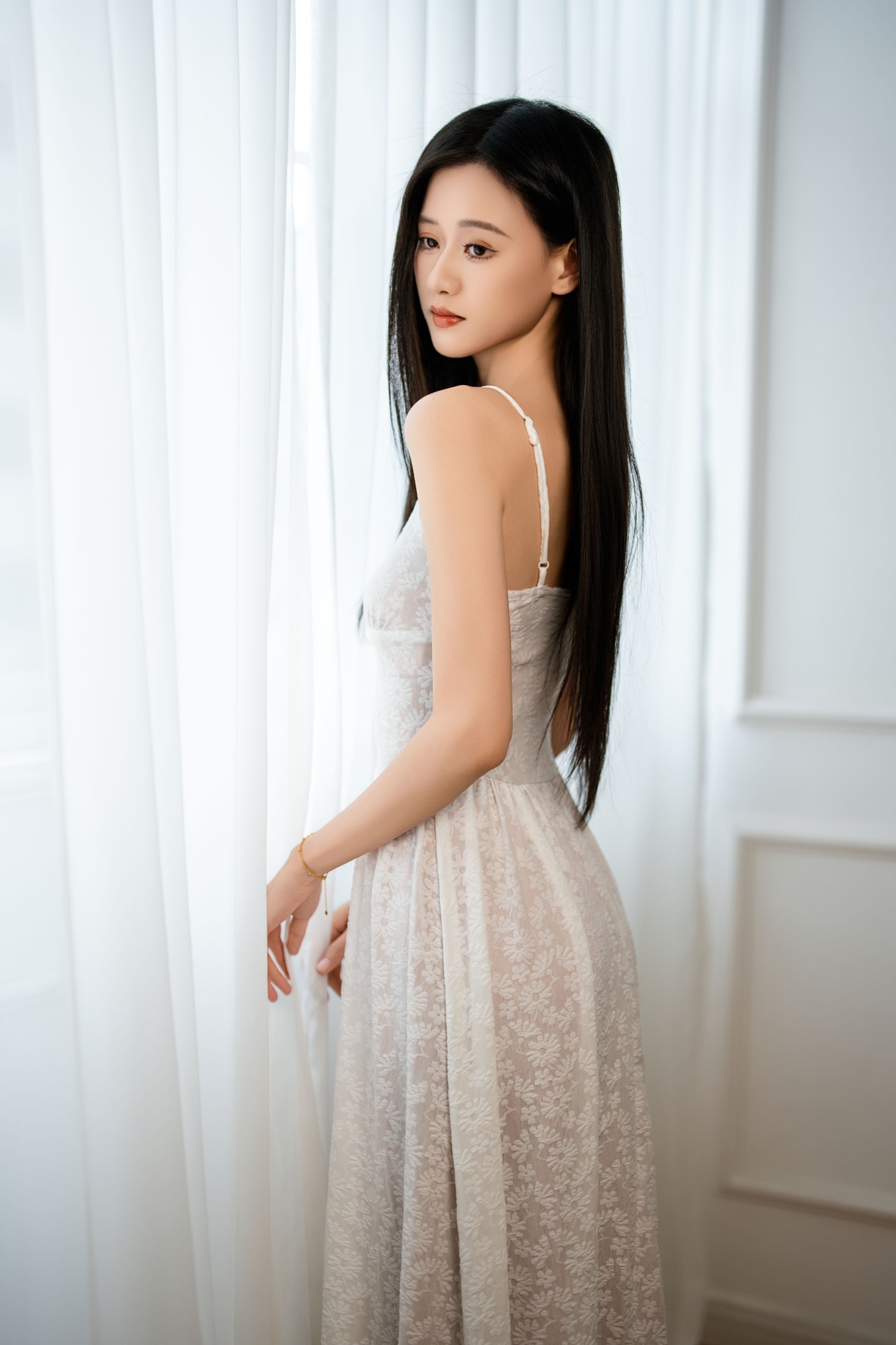 晓晓 – 《白色纱裙》[44P] 插图1
