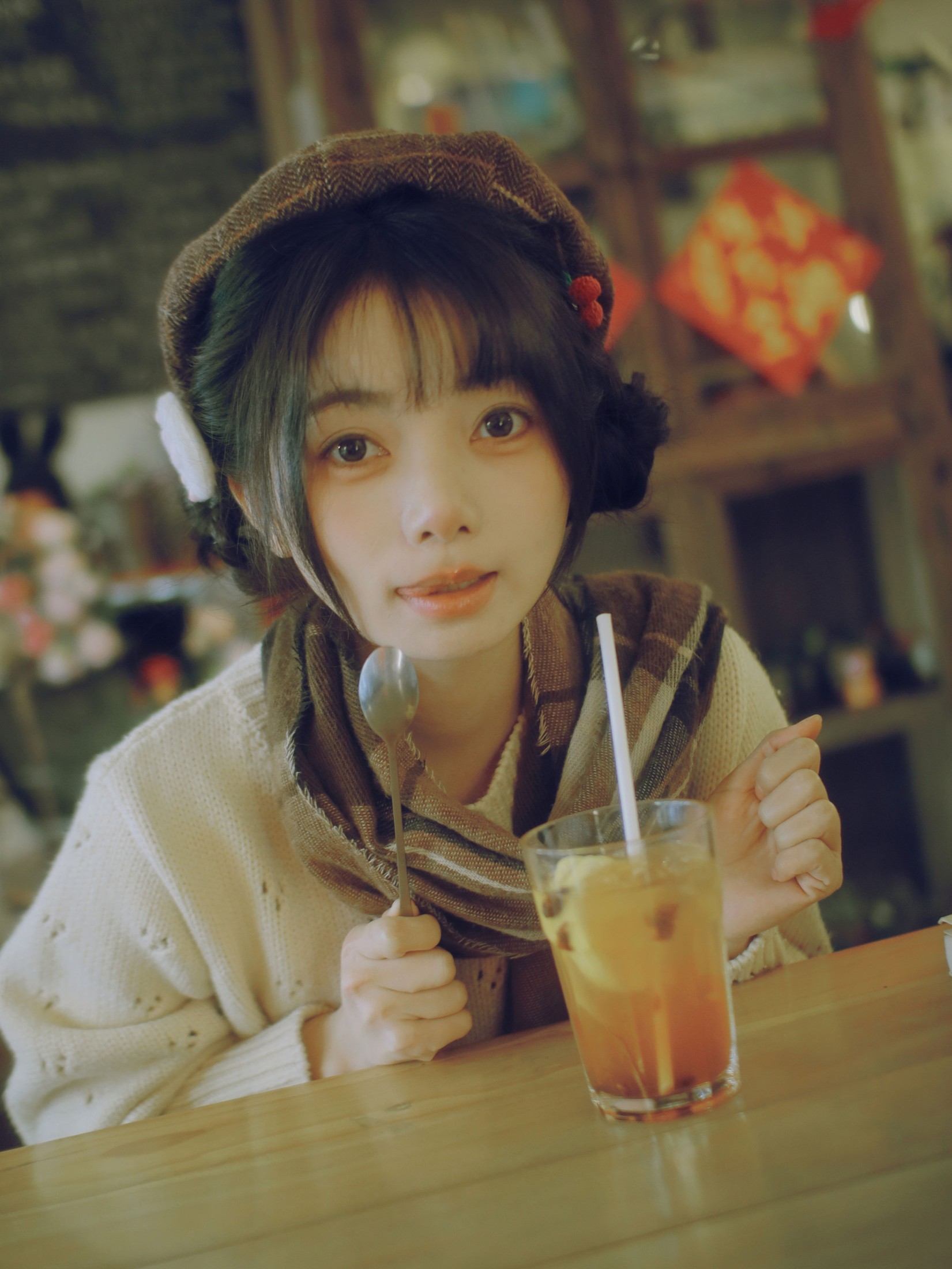 露露 – 《咖啡馆日系拍照指南》[23P] 插图1